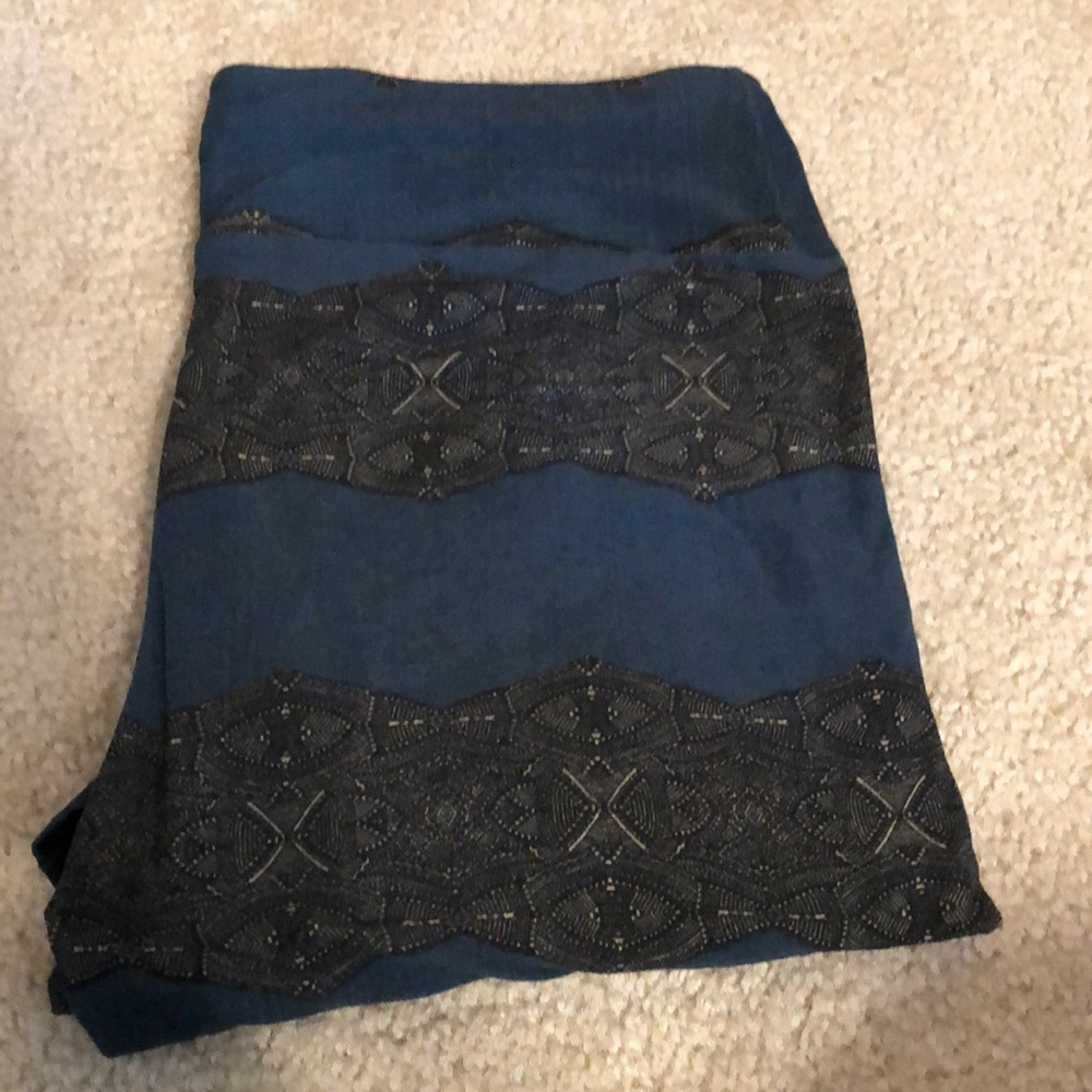 LuLaRoe TC leggings blue black lace